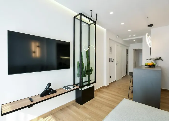 דירה Luxury Downtown C2