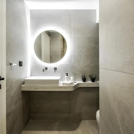 Luxury Downtown C2