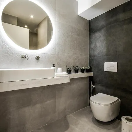 Luxury Downtown C2 *