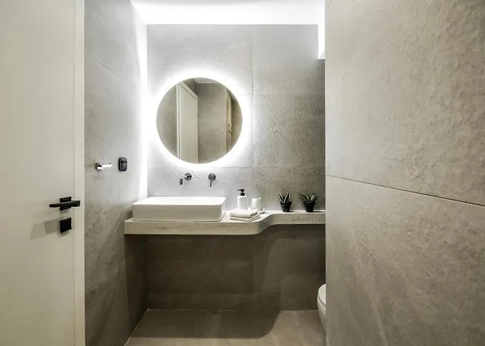 Luxury Downtown C2