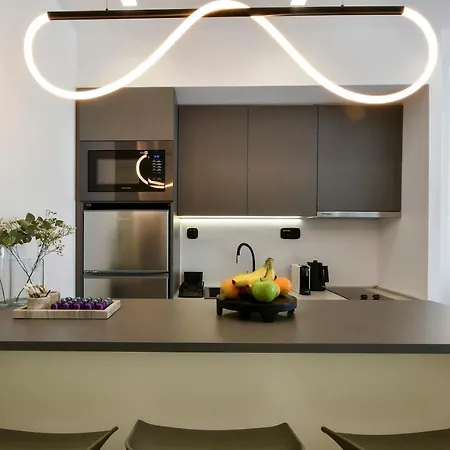 Luxury Downtown C2 Апартаменты *