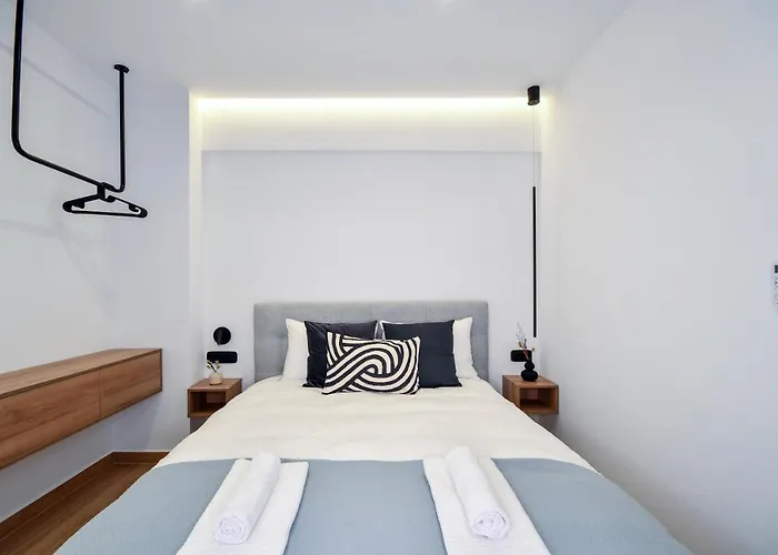 Luxury Downtown C2 *